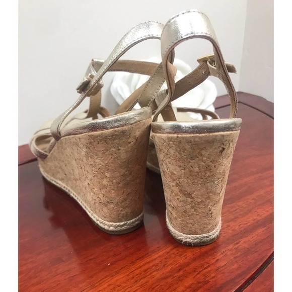 UGG metallic gold wedge sandals - Picture 6 of 7